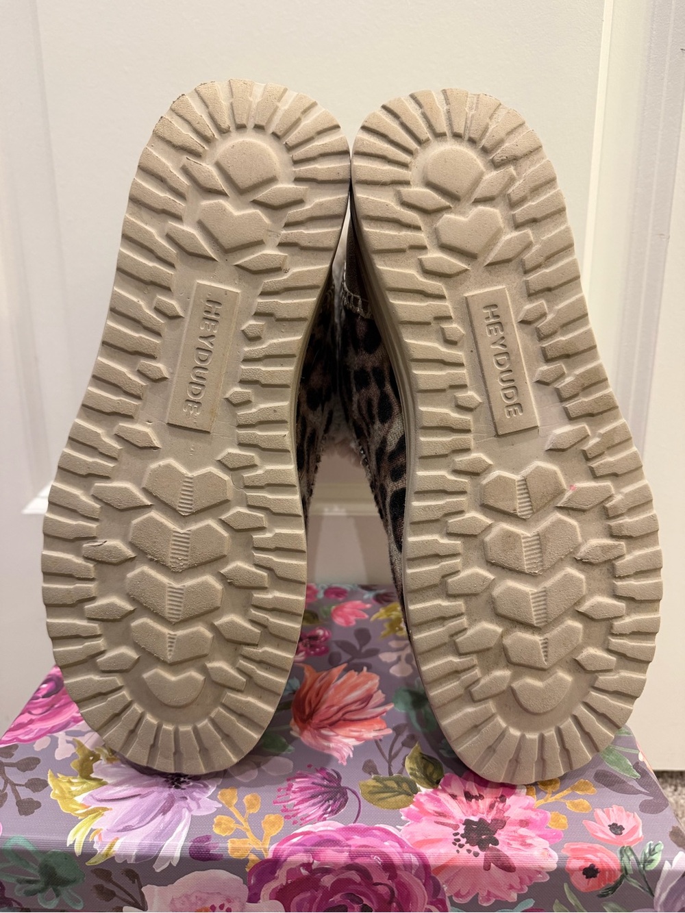 HEYDUDE Denny Leo Taupe Leopard Faux Fur Slip On Boots Women’s 10 - Picture 5 of 6